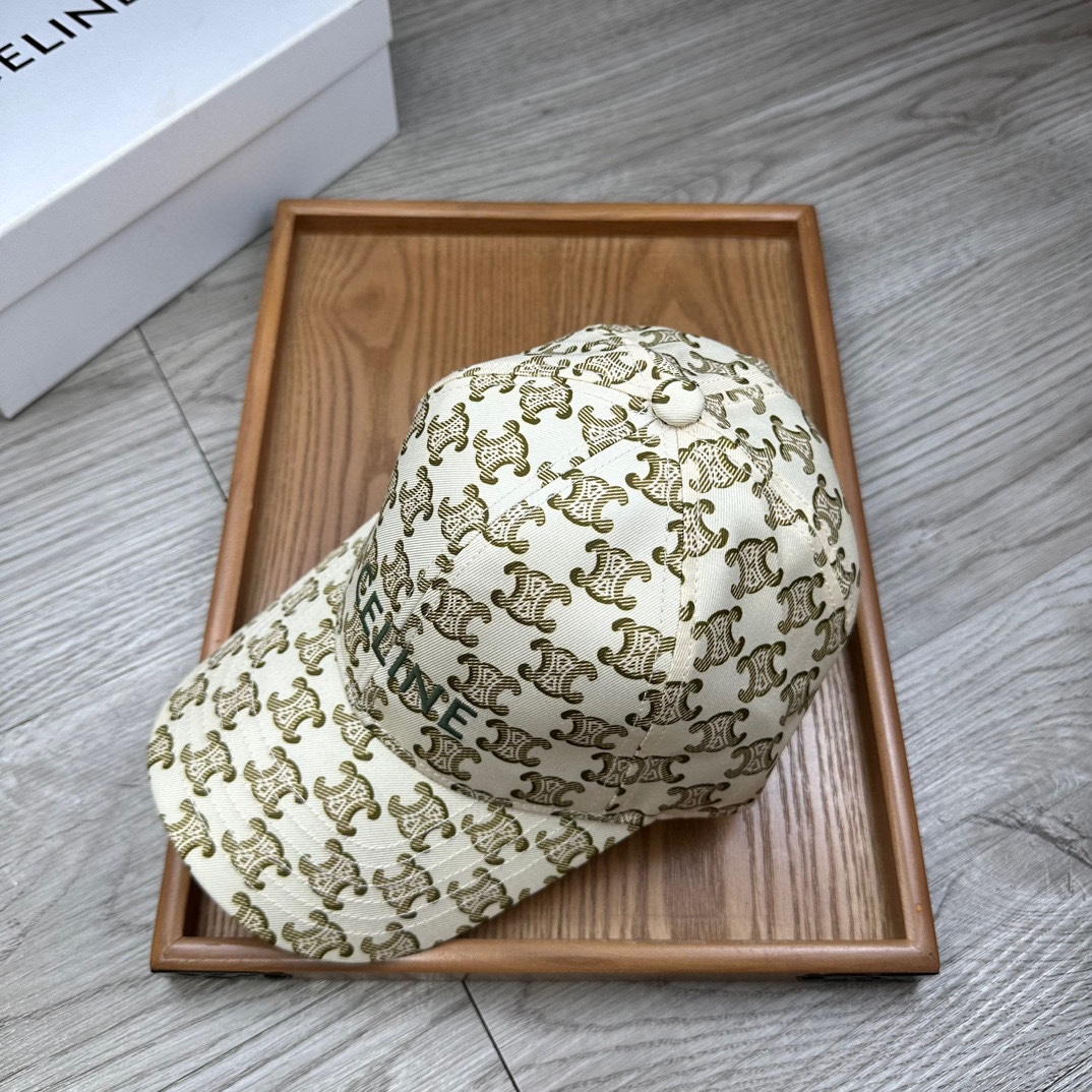 。赛琳。【配防尘袋】新品棒球帽！材质：纯棉！透气性好！夏天防晒，秋冬百搭必备单品！颜色大气！款式新颖别致