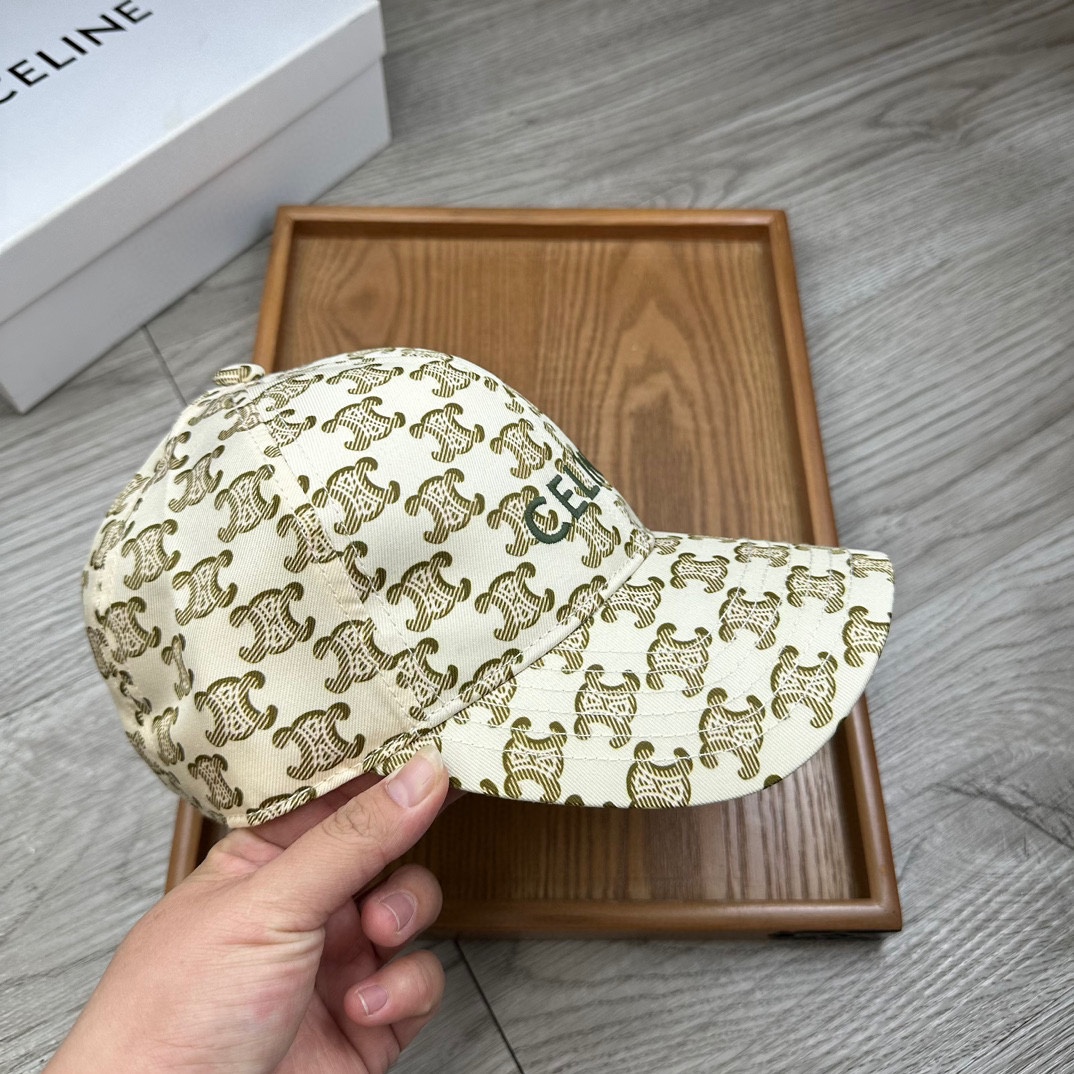 。赛琳。【配防尘袋】新品棒球帽！材质：纯棉！透气性好！夏天防晒，秋冬百搭必备单品！颜色大气！款式新颖别致