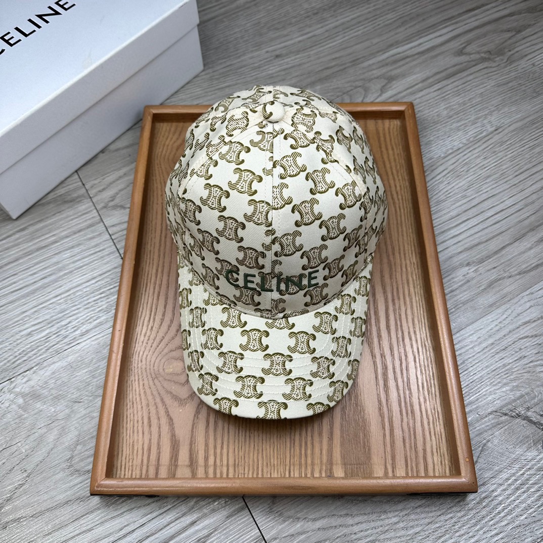 。赛琳。【配防尘袋】新品棒球帽！材质：纯棉！透气性好！夏天防晒，秋冬百搭必备单品！颜色大气！款式新颖别致