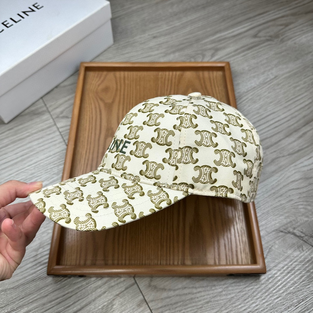 。赛琳。【配防尘袋】新品棒球帽！材质：纯棉！透气性好！夏天防晒，秋冬百搭必备单品！颜色大气！款式新颖别致