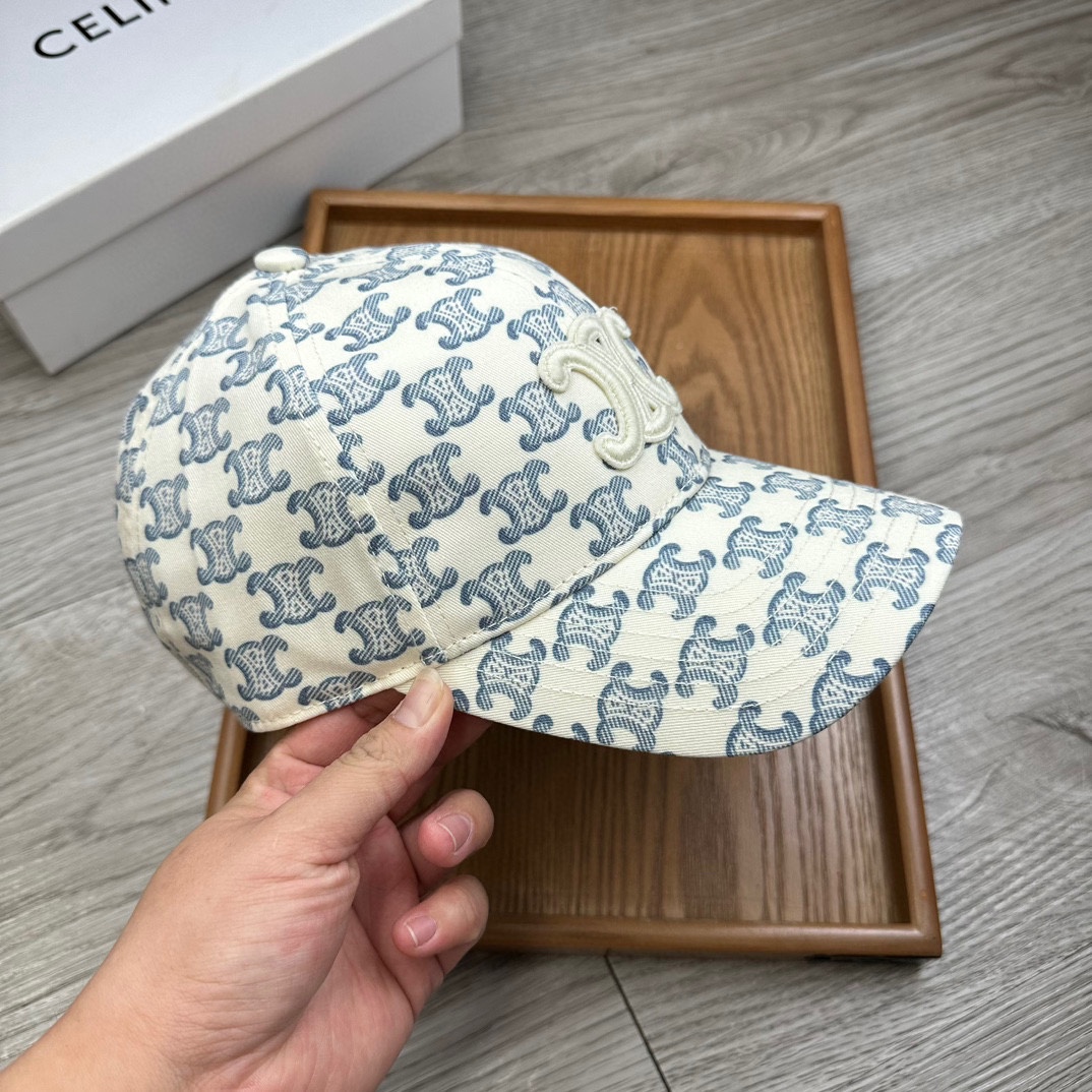 。赛琳。【配防尘袋】新品棒球帽！材质：纯棉！透气性好！夏天防晒，秋冬百搭必备单品！颜色大气！款式新颖别致