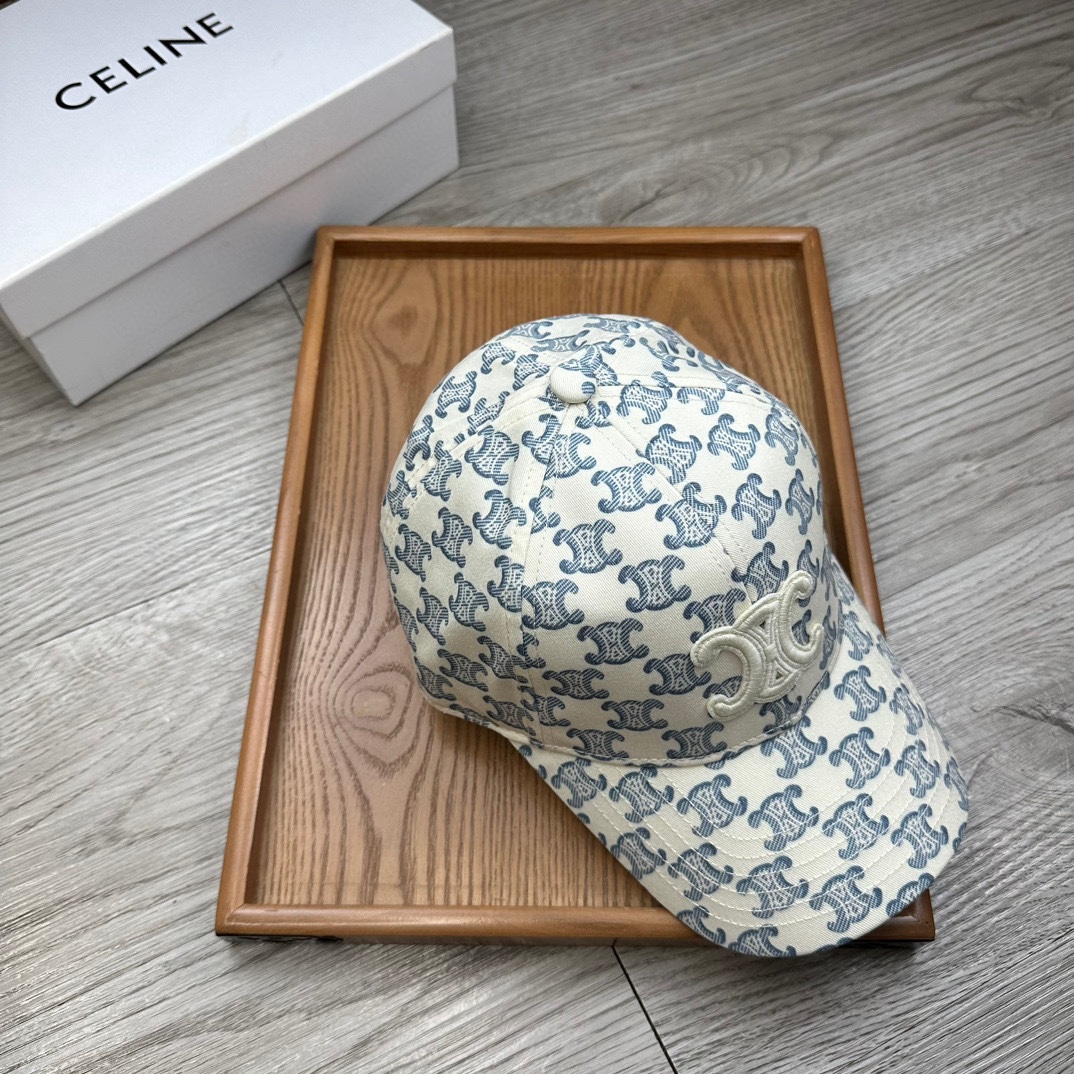 。赛琳。【配防尘袋】新品棒球帽！材质：纯棉！透气性好！夏天防晒，秋冬百搭必备单品！颜色大气！款式新颖别致