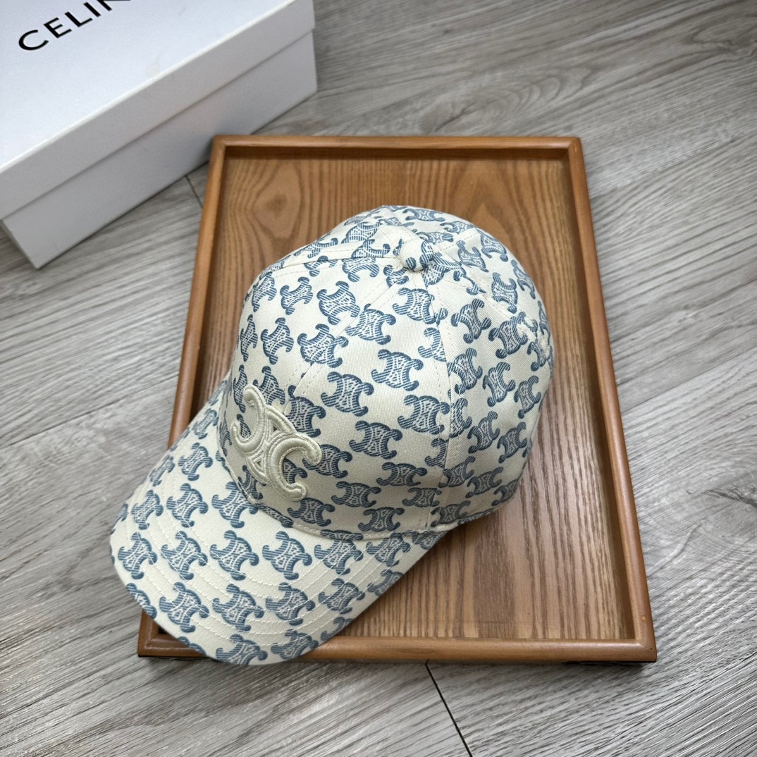 。赛琳。【配防尘袋】新品棒球帽！材质：纯棉！透气性好！夏天防晒，秋冬百搭必备单品！颜色大气！款式新颖别致