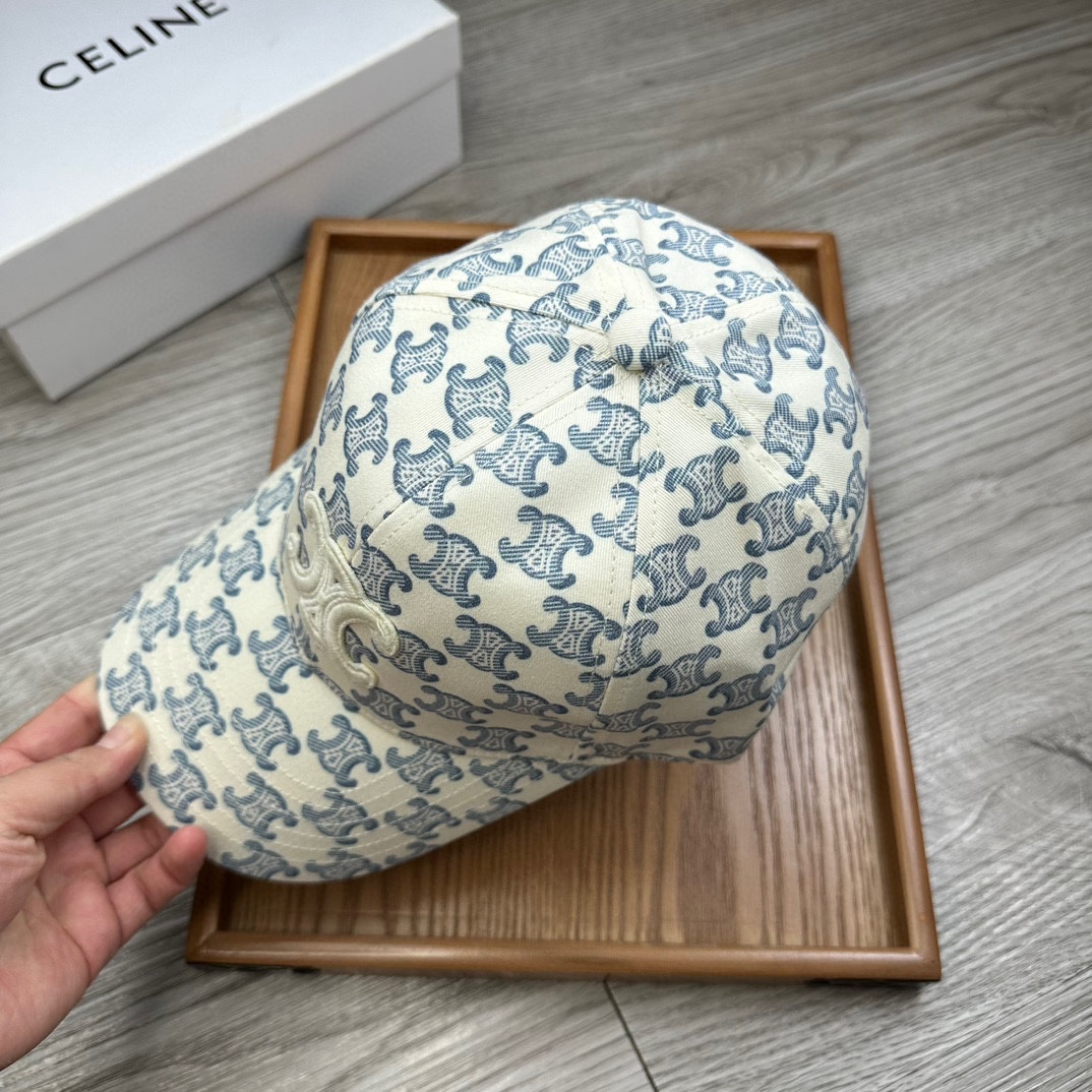 。赛琳。【配防尘袋】新品棒球帽！材质：纯棉！透气性好！夏天防晒，秋冬百搭必备单品！颜色大气！款式新颖别致