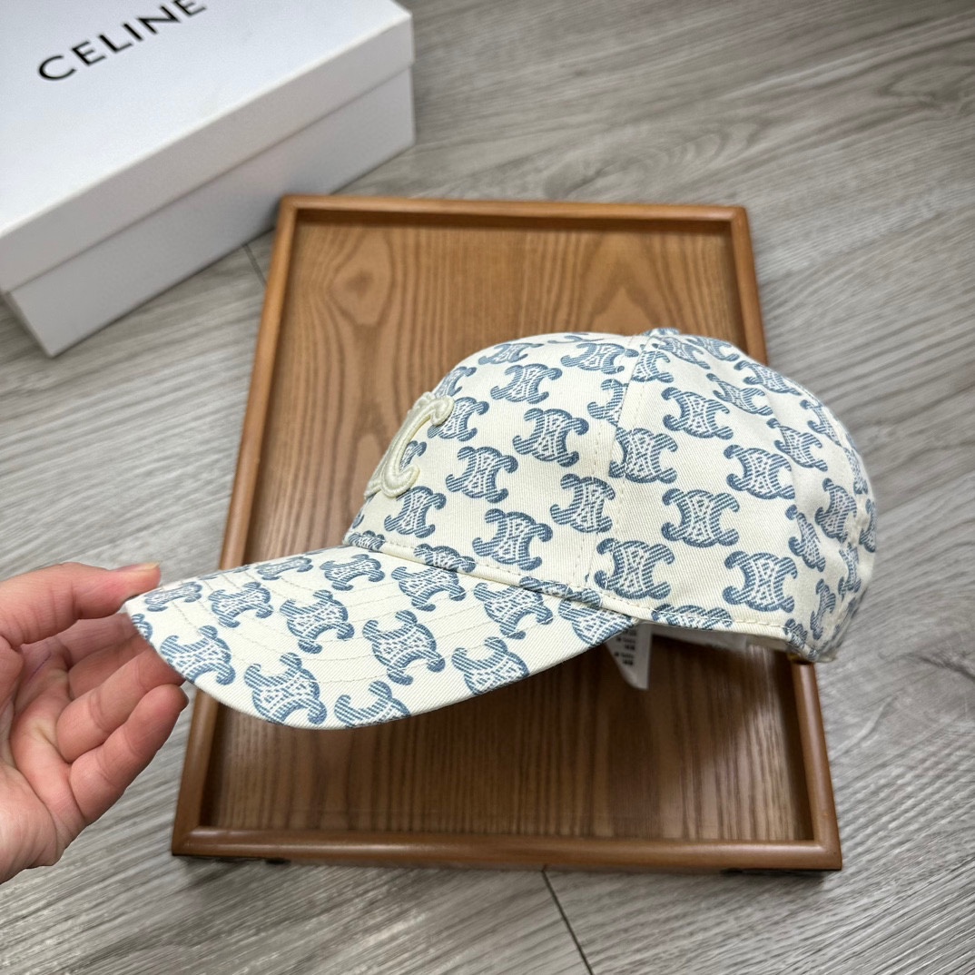 。赛琳。【配防尘袋】新品棒球帽！材质：纯棉！透气性好！夏天防晒，秋冬百搭必备单品！颜色大气！款式新颖别致