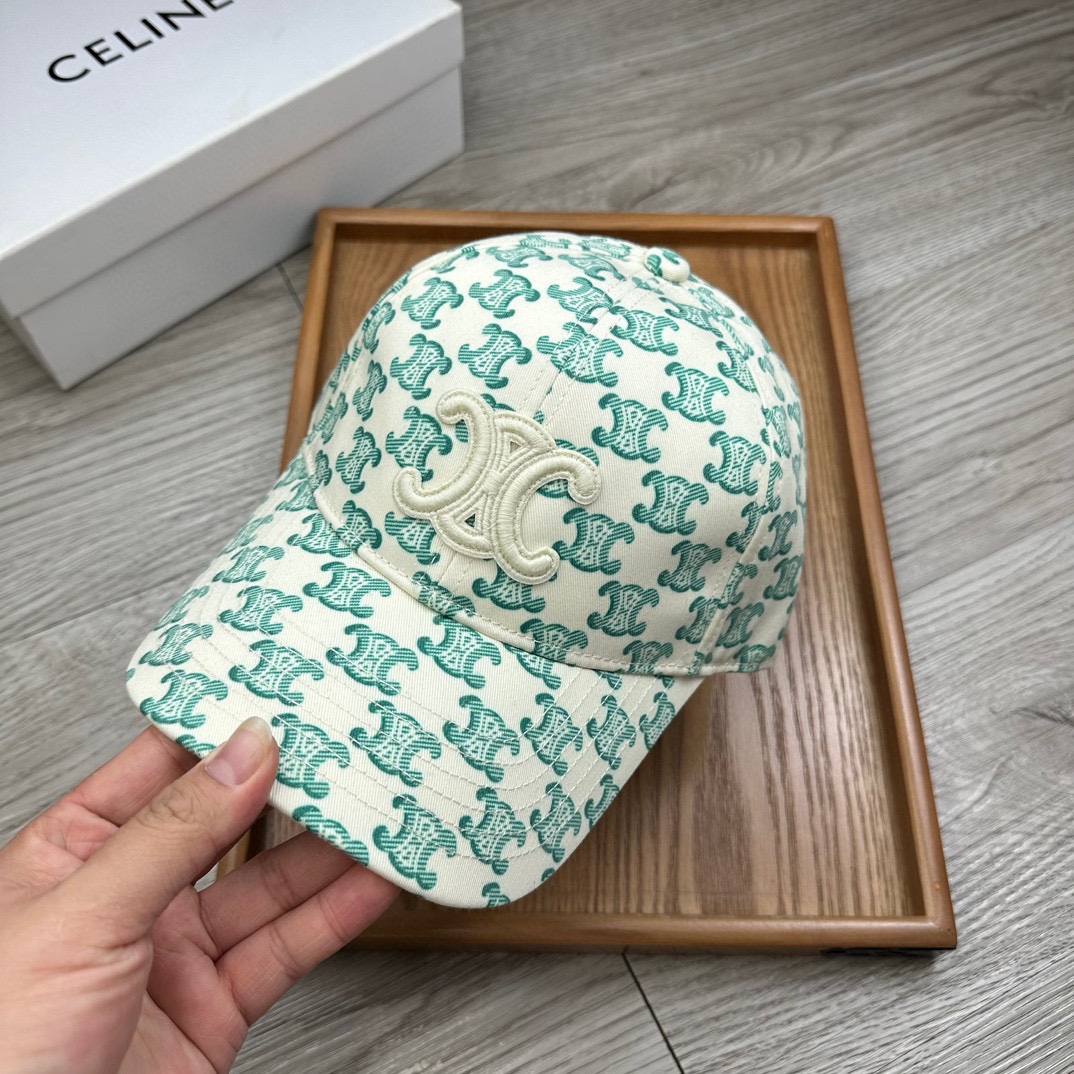 。赛琳。【配防尘袋】新品棒球帽！材质：纯棉！透气性好！夏天防晒，秋冬百搭必备单品！颜色大气！款式新颖别致