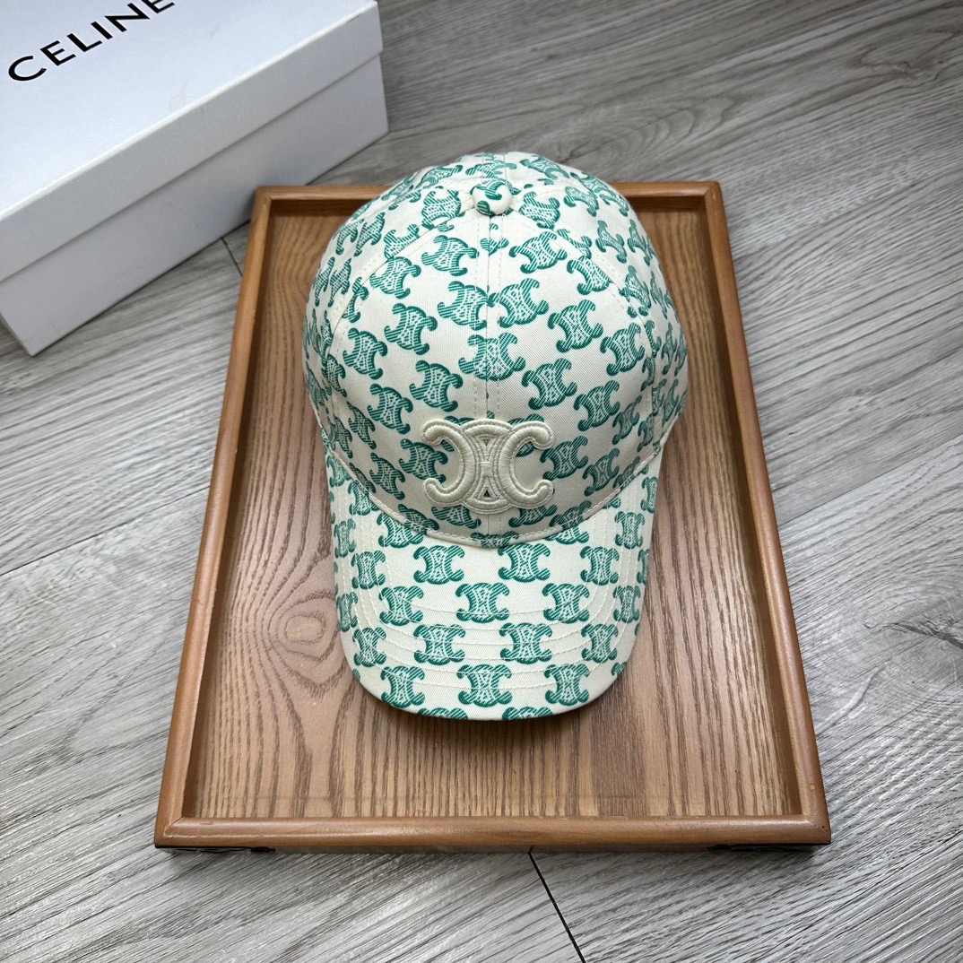 。赛琳。【配防尘袋】新品棒球帽！材质：纯棉！透气性好！夏天防晒，秋冬百搭必备单品！颜色大气！款式新颖别致