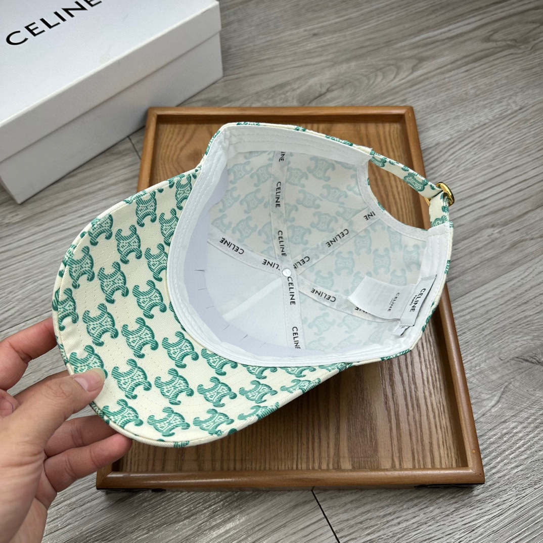 。赛琳。【配防尘袋】新品棒球帽！材质：纯棉！透气性好！夏天防晒，秋冬百搭必备单品！颜色大气！款式新颖别致