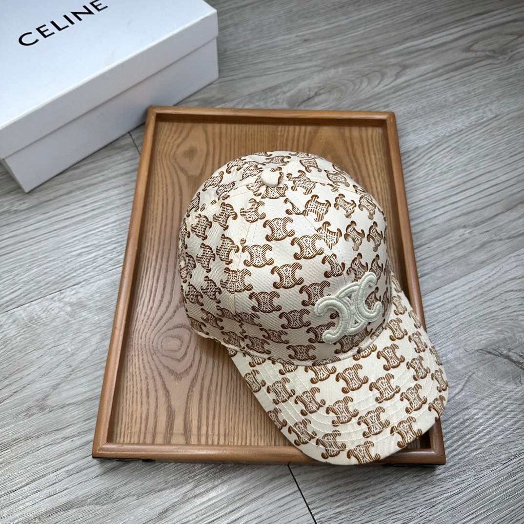 。赛琳。【配防尘袋】新品棒球帽！材质：纯棉！透气性好！夏天防晒，秋冬百搭必备单品！颜色大气！款式新颖别致