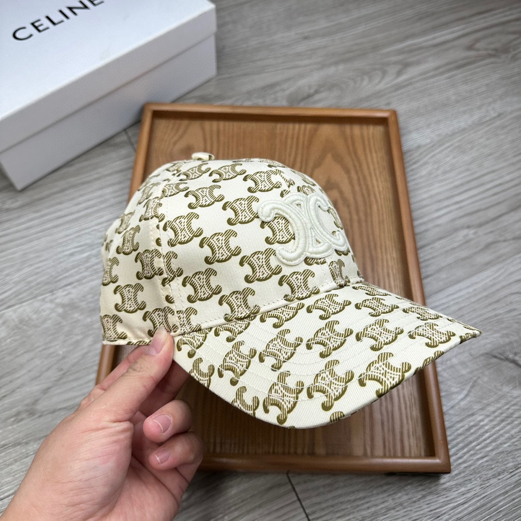 。赛琳。【配防尘袋】新品棒球帽！材质：纯棉！透气性好！夏天防晒，秋冬百搭必备单品！颜色大气！款式新颖别致