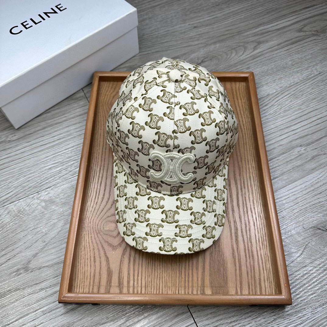 。赛琳。【配防尘袋】新品棒球帽！材质：纯棉！透气性好！夏天防晒，秋冬百搭必备单品！颜色大气！款式新颖别致