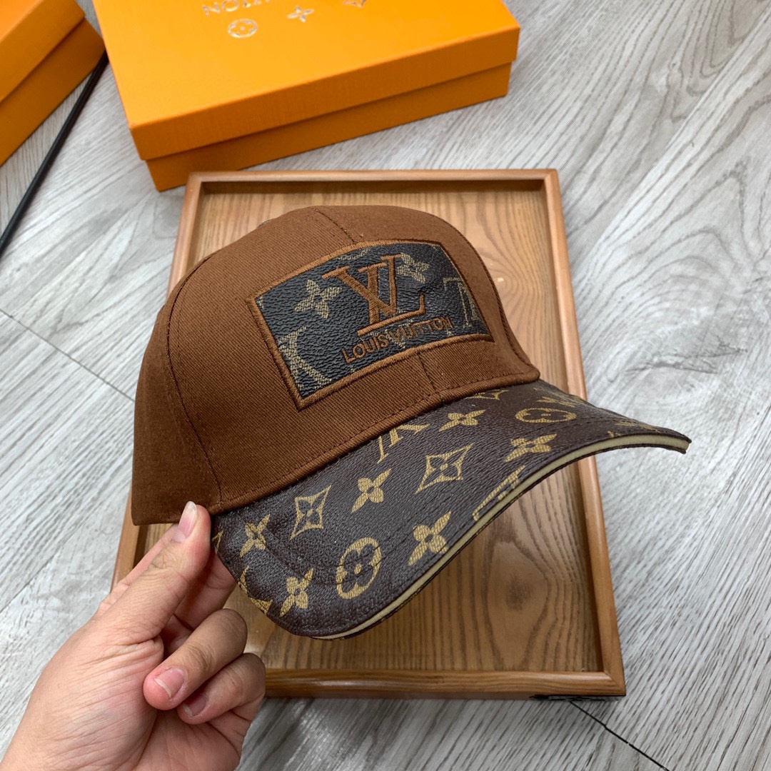 。L家。【配防尘袋】新品棒球帽！材质：纯棉！透气性好！春天挡风，夏天防晒必备单品！颜色大气！款式新颖别致