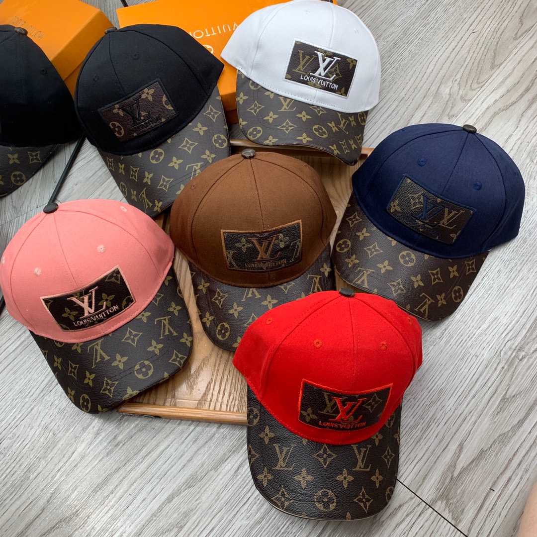 。L家。【配防尘袋】新品棒球帽！材质：纯棉！透气性好！春天挡风，夏天防晒必备单品！颜色大气！款式新颖别致