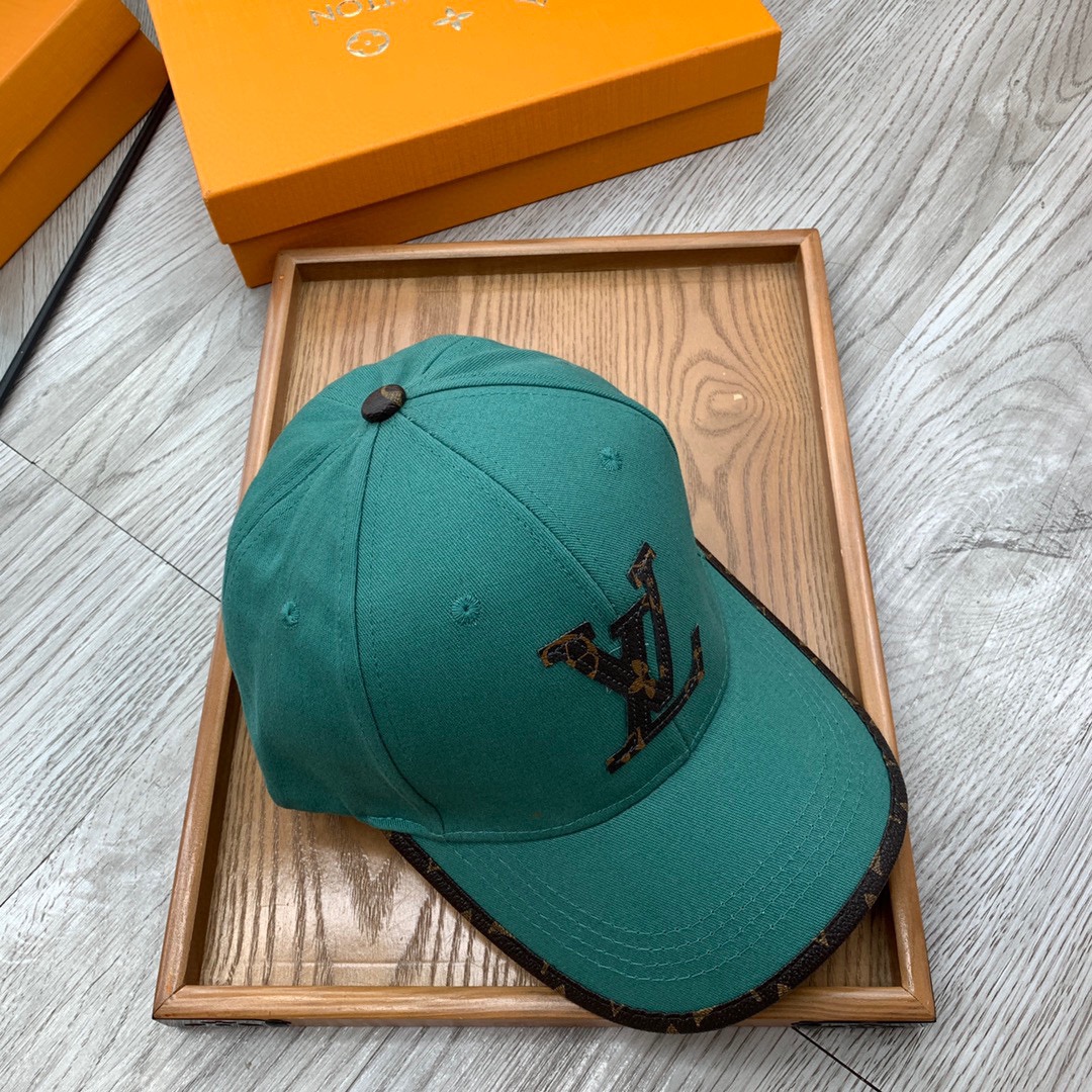 。L家。【配防尘袋】新品棒球帽！材质：纯棉！透气性好！春天挡风，夏天防晒必备单品！颜色大气！款式新颖别致