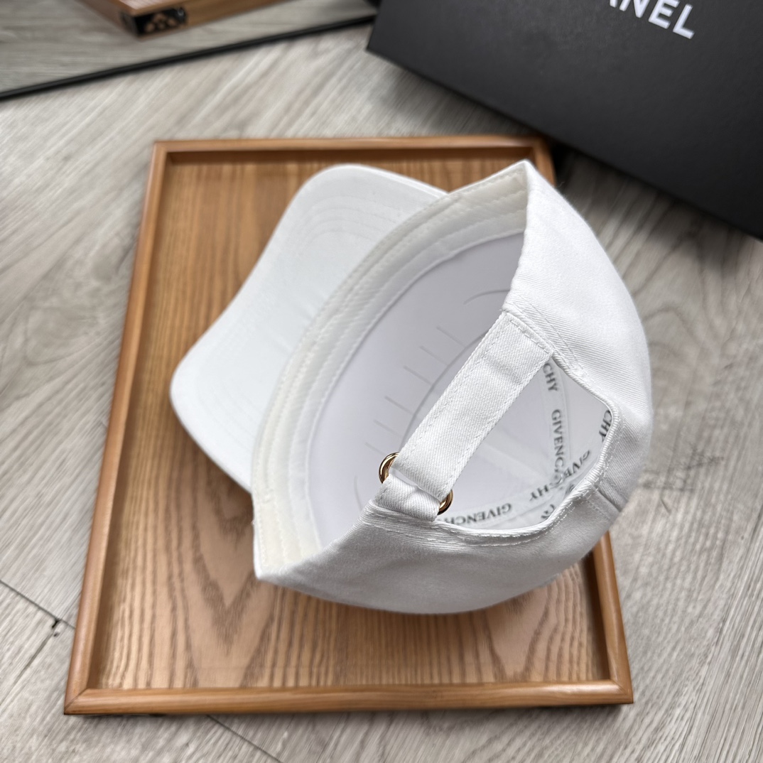 。纪梵希。【配防尘袋】新品棒球帽！材质：纯棉！透气性好！春天挡风，夏天防晒必备单品！颜色大气！款式新颖别