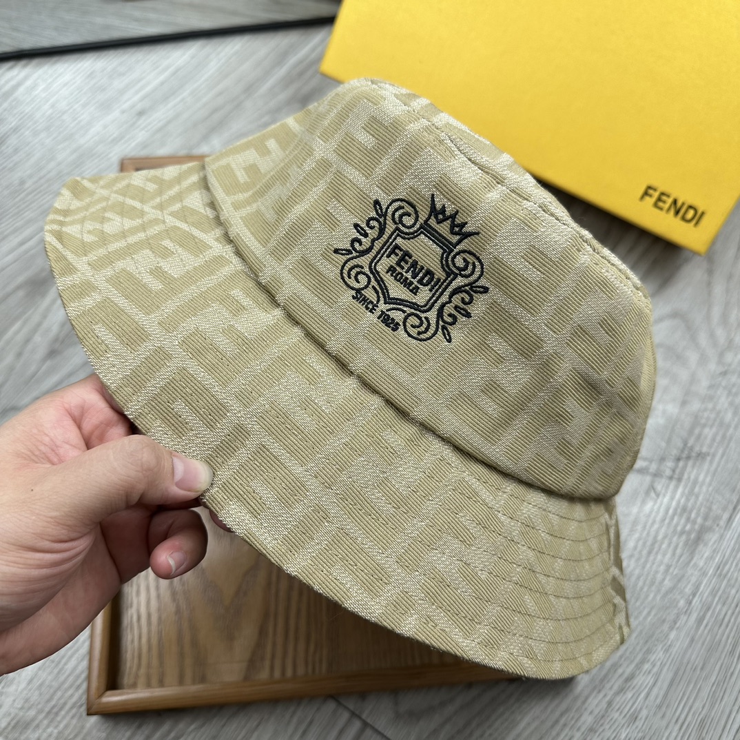 。F家。印花双刺绣渔夫【配防尘袋】高端舒适！高端材质！！今年帽子第一流行趋势绝对是渔夫帽！今年的渔夫帽满