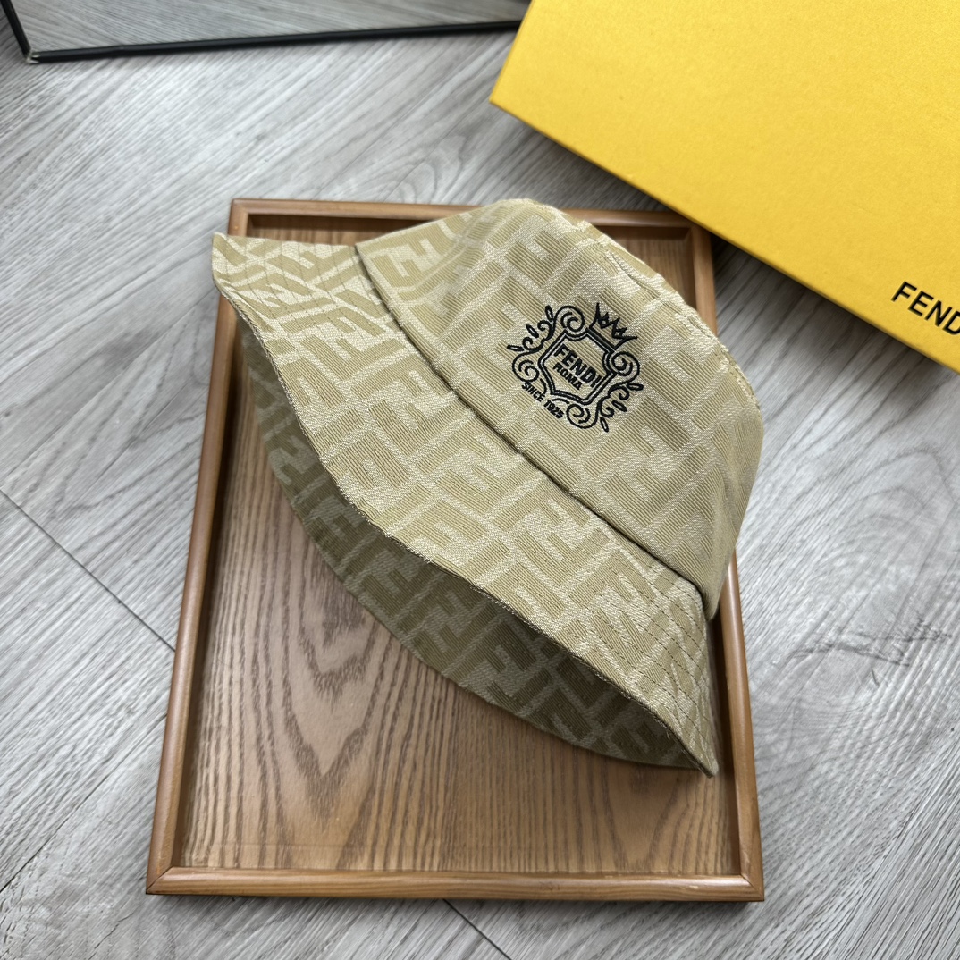 。F家。印花双刺绣渔夫【配防尘袋】高端舒适！高端材质！！今年帽子第一流行趋势绝对是渔夫帽！今年的渔夫帽满