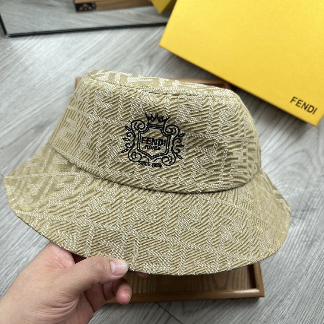 。F家。印花双刺绣渔夫【配防尘袋】高端舒适！高端材质！！今年帽子第一流行趋势绝对是渔夫帽！今年的渔夫帽满