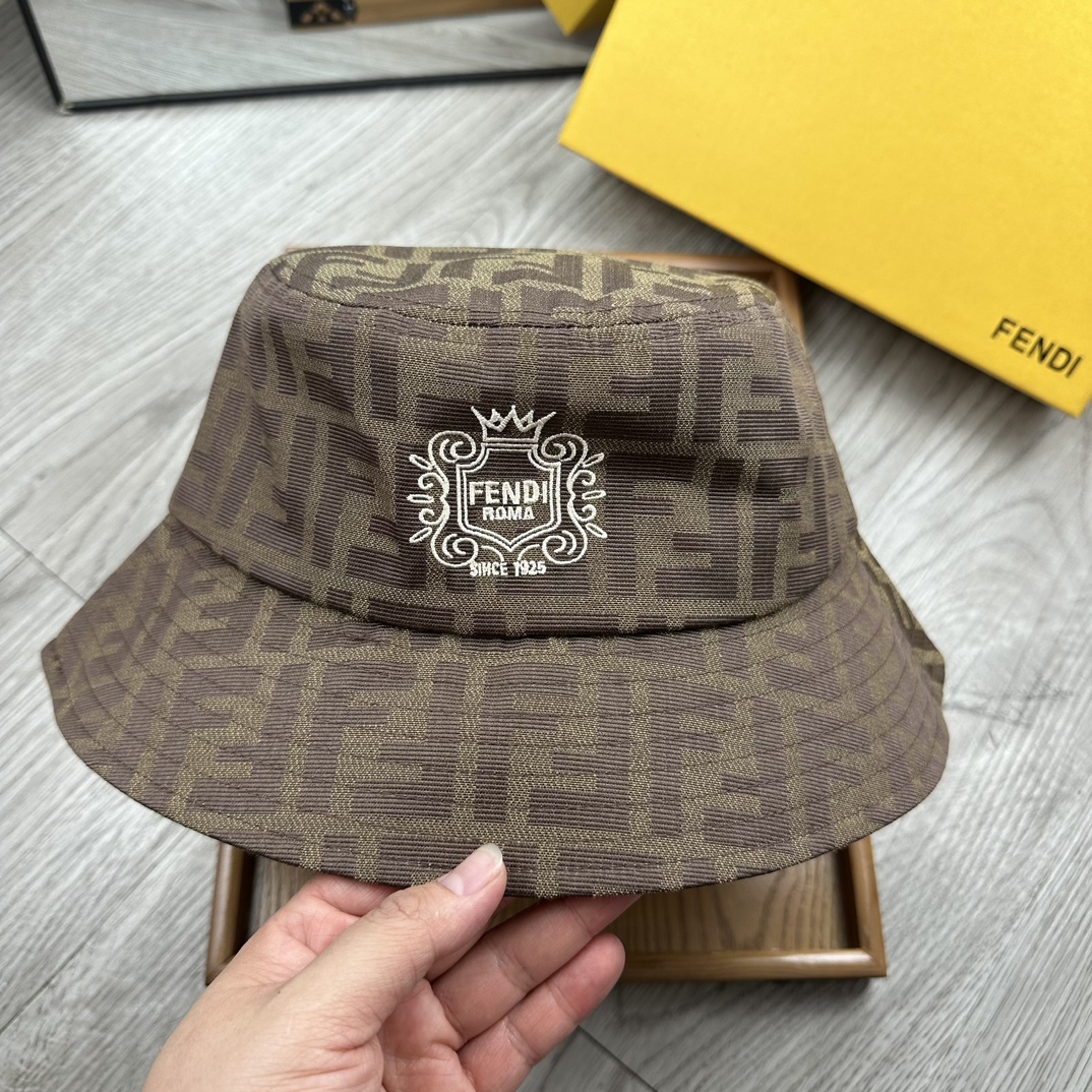 。F家。印花双刺绣渔夫【配防尘袋】高端舒适！高端材质！！今年帽子第一流行趋势绝对是渔夫帽！今年的渔夫帽满