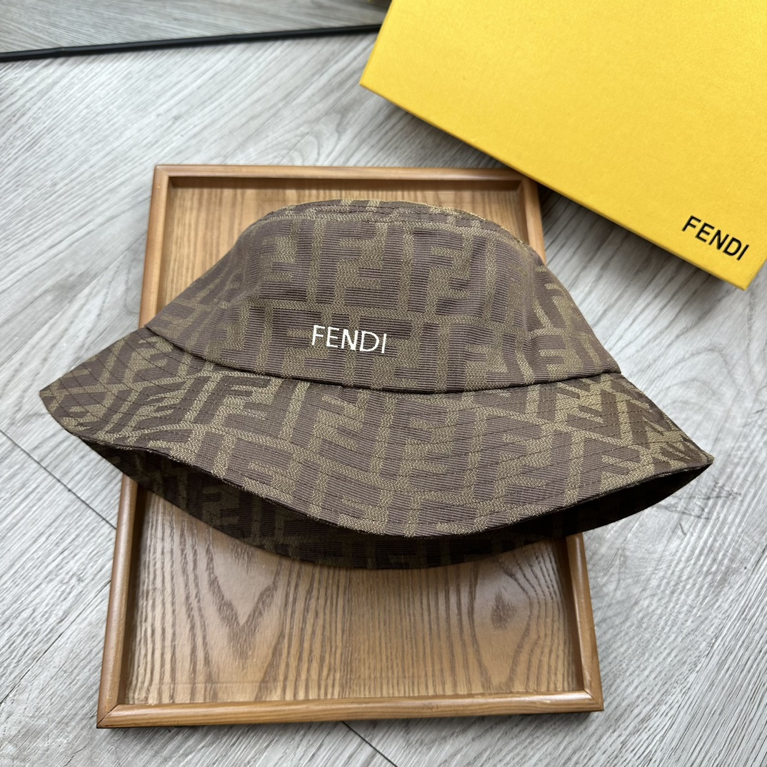 。F家。印花双刺绣渔夫【配防尘袋】高端舒适！高端材质！！今年帽子第一流行趋势绝对是渔夫帽！今年的渔夫帽满