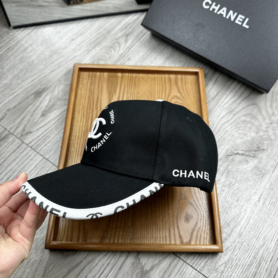 。C家。【配防尘袋】新品棒球帽！材质：纯棉！透气性好！春天挡风，夏天防晒必备单品！颜色大气！款式新颖别致