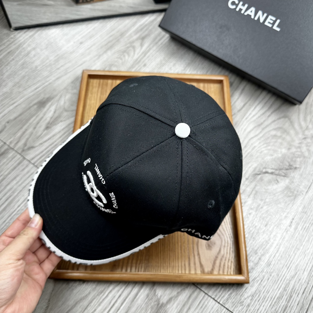 。C家。【配防尘袋】新品棒球帽！材质：纯棉！透气性好！春天挡风，夏天防晒必备单品！颜色大气！款式新颖别致