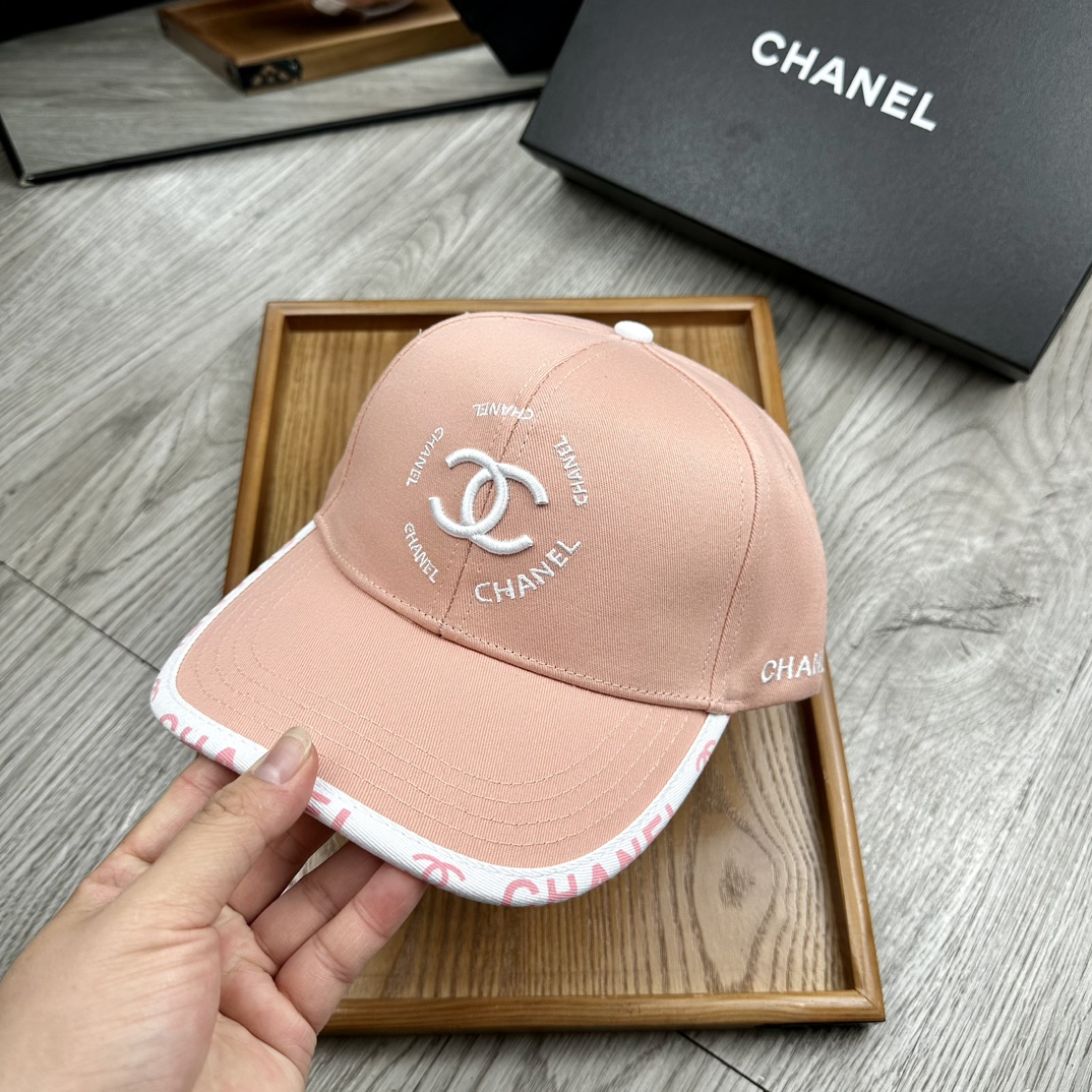 。C家。【配防尘袋】新品棒球帽！材质：纯棉！透气性好！春天挡风，夏天防晒必备单品！颜色大气！款式新颖别致