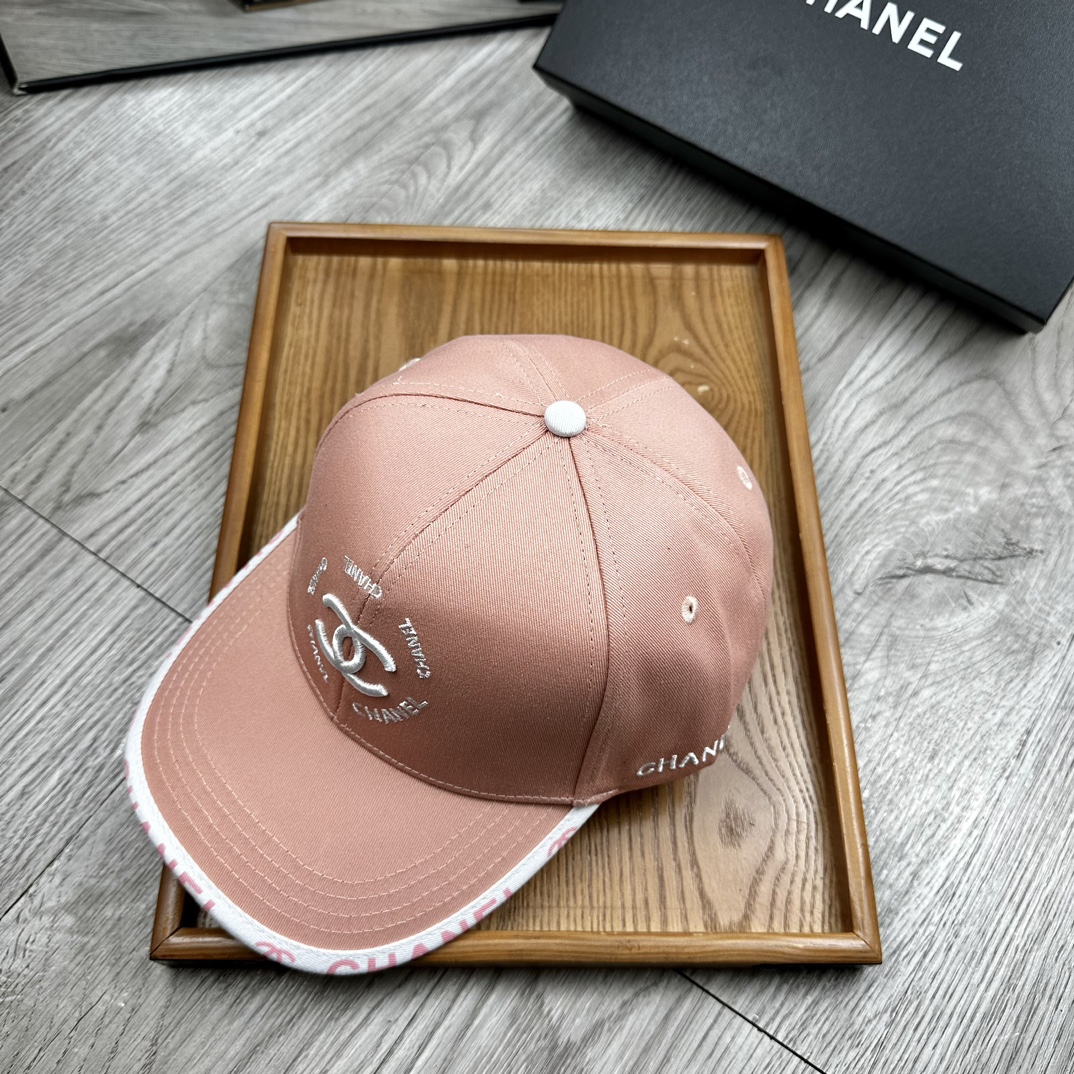 。C家。【配防尘袋】新品棒球帽！材质：纯棉！透气性好！春天挡风，夏天防晒必备单品！颜色大气！款式新颖别致