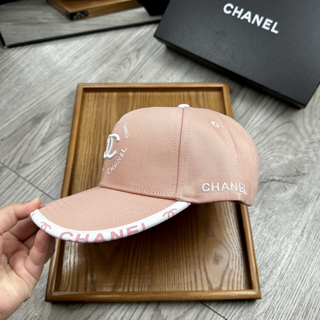 。C家。【配防尘袋】新品棒球帽！材质：纯棉！透气性好！春天挡风，夏天防晒必备单品！颜色大气！款式新颖别致