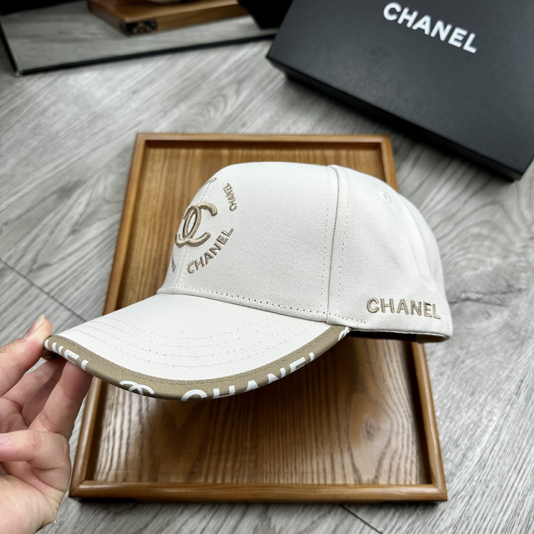 。C家。【配防尘袋】新品棒球帽！材质：纯棉！透气性好！春天挡风，夏天防晒必备单品！颜色大气！款式新颖别致