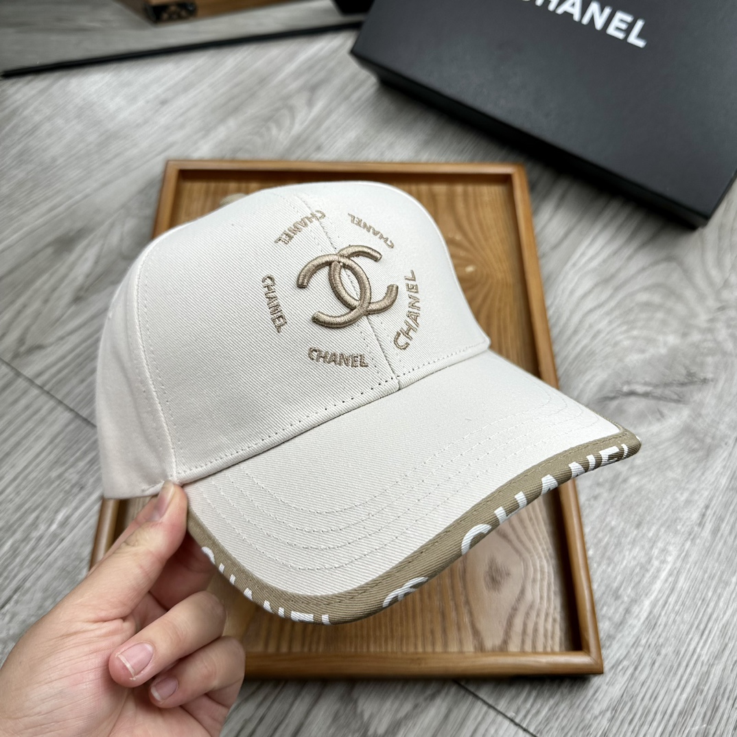 。C家。【配防尘袋】新品棒球帽！材质：纯棉！透气性好！春天挡风，夏天防晒必备单品！颜色大气！款式新颖别致