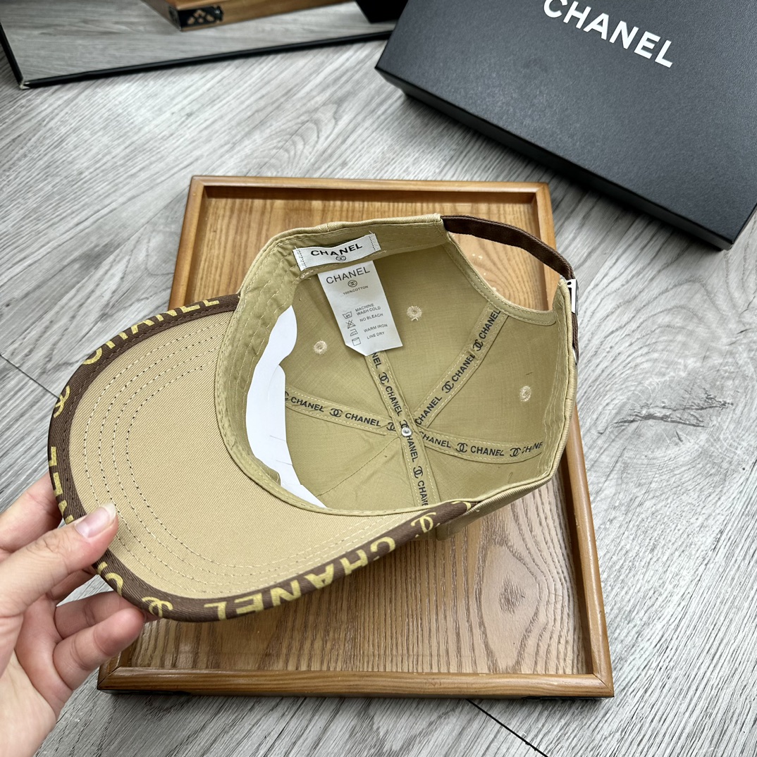 。C家。【配防尘袋】新品棒球帽！材质：纯棉！透气性好！春天挡风，夏天防晒必备单品！颜色大气！款式新颖别致