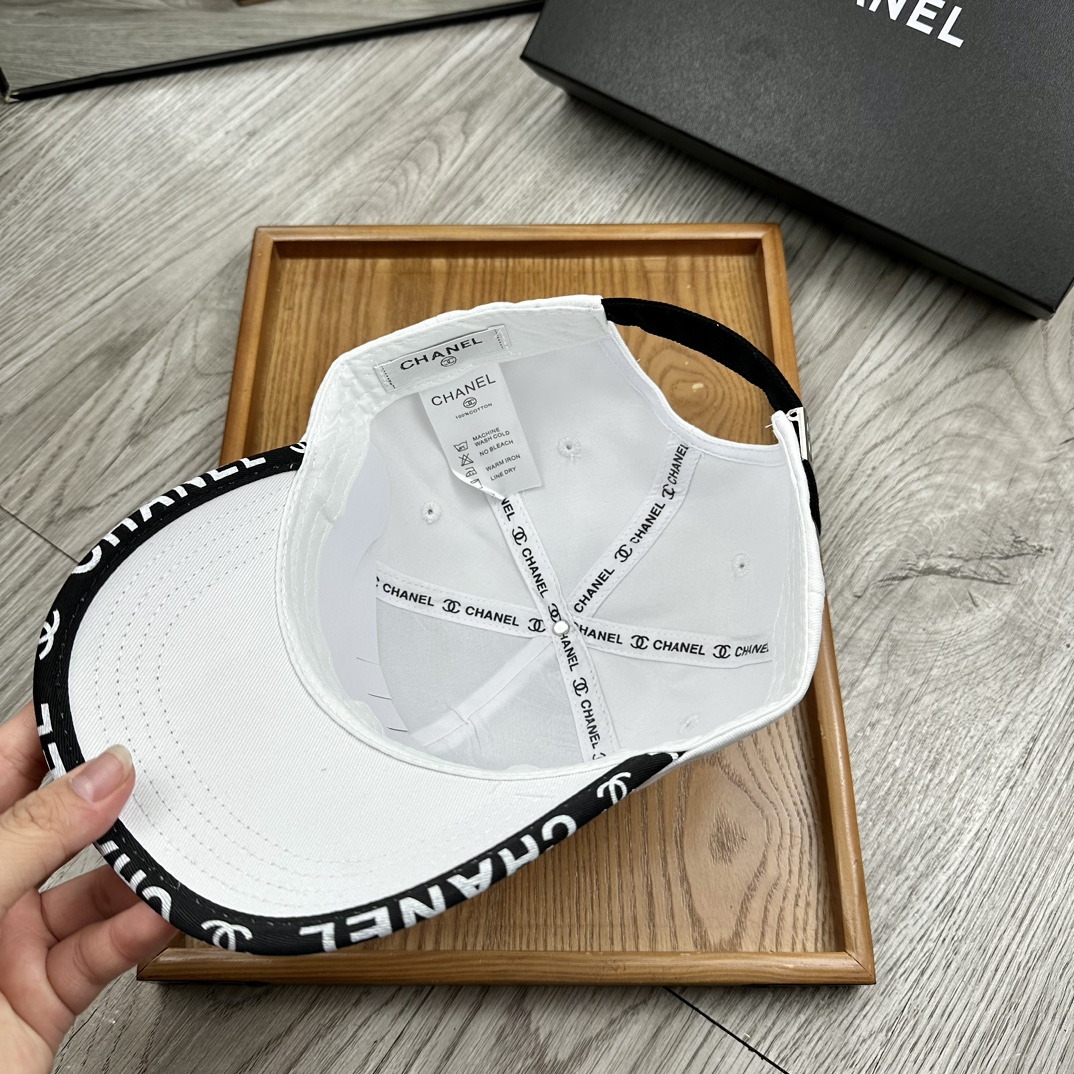 。C家。【配防尘袋】新品棒球帽！材质：纯棉！透气性好！春天挡风，夏天防晒必备单品！颜色大气！款式新颖别致