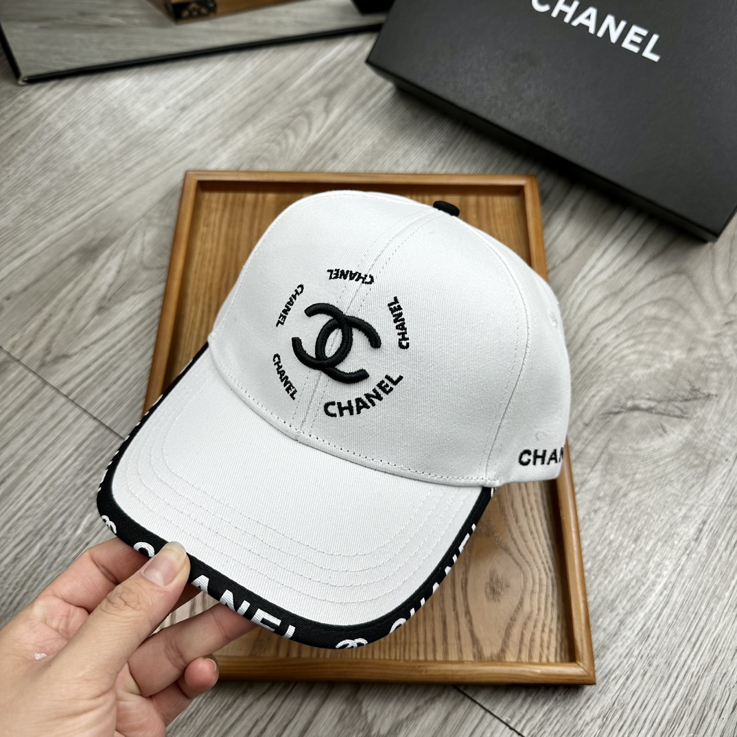 。C家。【配防尘袋】新品棒球帽！材质：纯棉！透气性好！春天挡风，夏天防晒必备单品！颜色大气！款式新颖别致