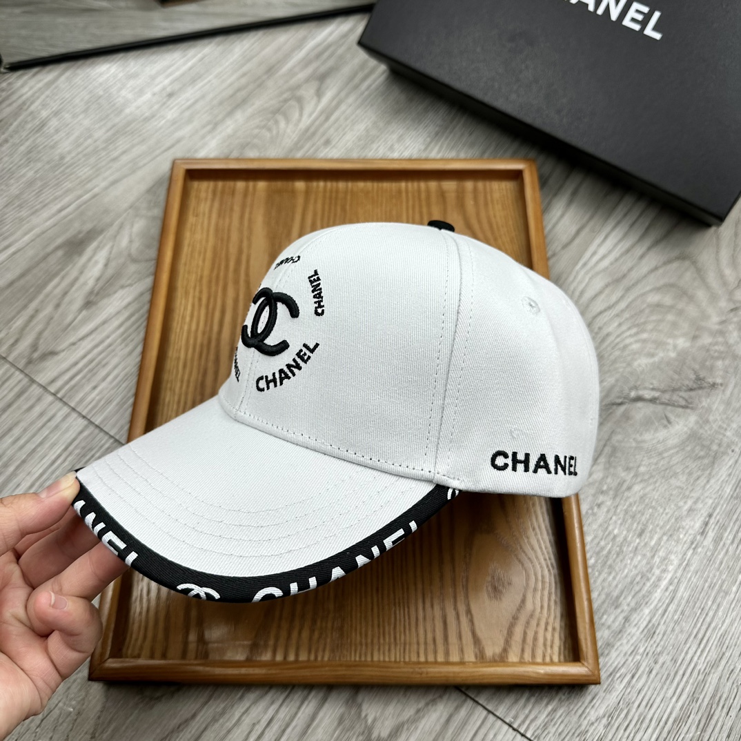 。C家。【配防尘袋】新品棒球帽！材质：纯棉！透气性好！春天挡风，夏天防晒必备单品！颜色大气！款式新颖别致