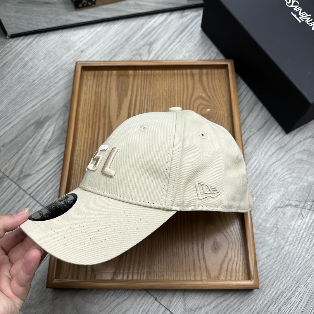 。YSL。YSL & Ny 联名款。【配防尘袋】细节决定品质！材质：纯棉！透气性好！春天挡风，夏天防晒必