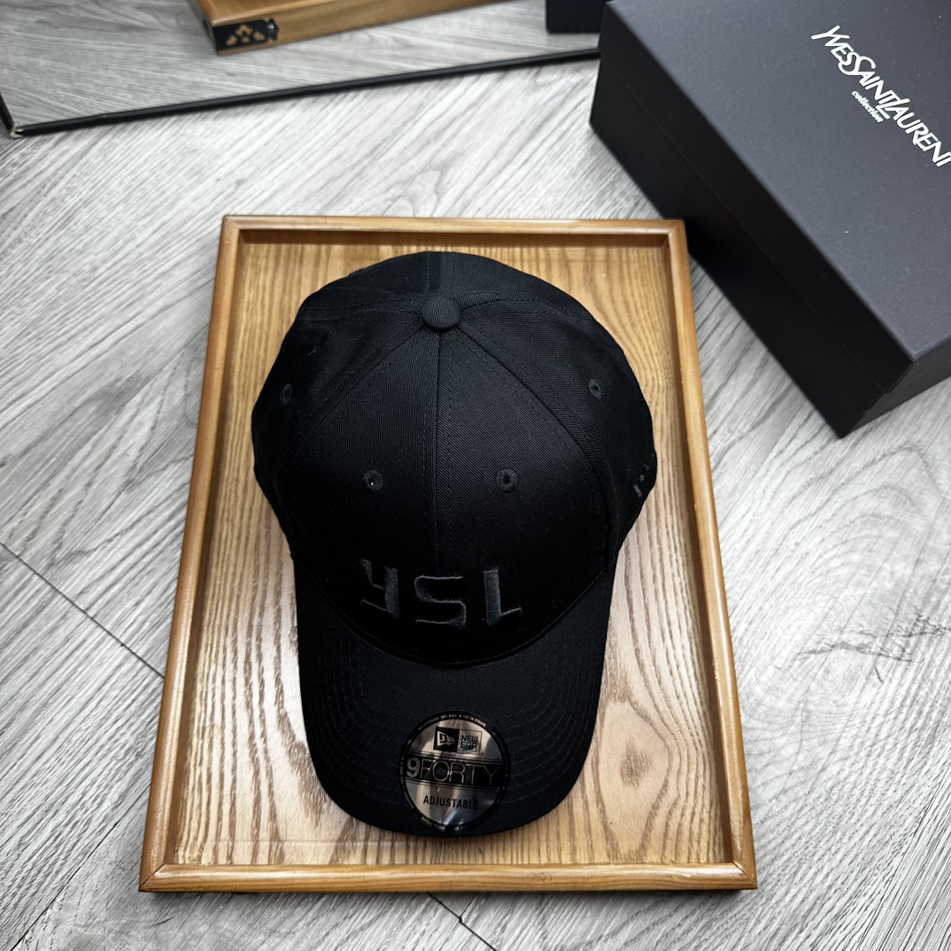 。YSL。YSL & Ny 联名款。【配防尘袋】细节决定品质！材质：纯棉！透气性好！春天挡风，夏天防晒必