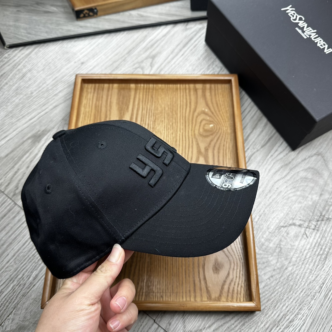 。YSL。YSL & Ny 联名款。【配防尘袋】细节决定品质！材质：纯棉！透气性好！春天挡风，夏天防晒必