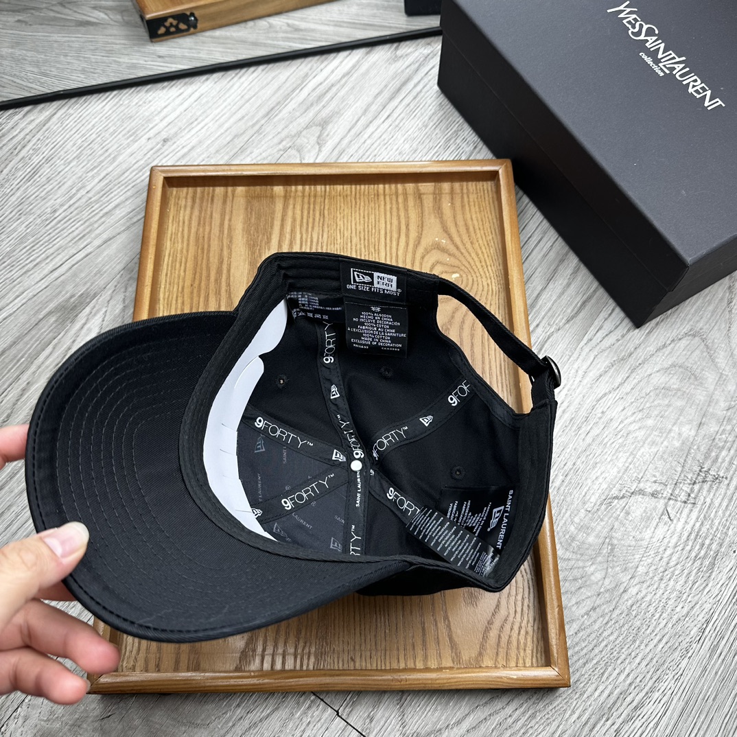 。YSL。YSL & Ny 联名款。【配防尘袋】细节决定品质！材质：纯棉！透气性好！春天挡风，夏天防晒必