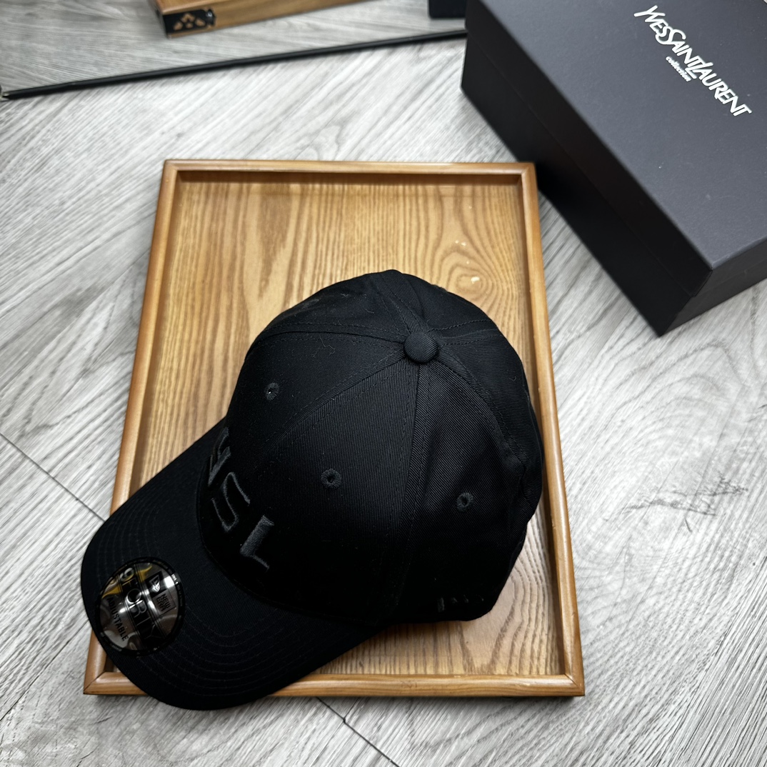 。YSL。YSL & Ny 联名款。【配防尘袋】细节决定品质！材质：纯棉！透气性好！春天挡风，夏天防晒必