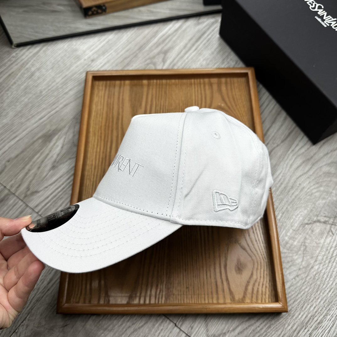 。YSL。YSL & Ny 联名款。【配防尘袋】细节决定品质！材质：纯棉！透气性好！春天挡风，夏天防晒必