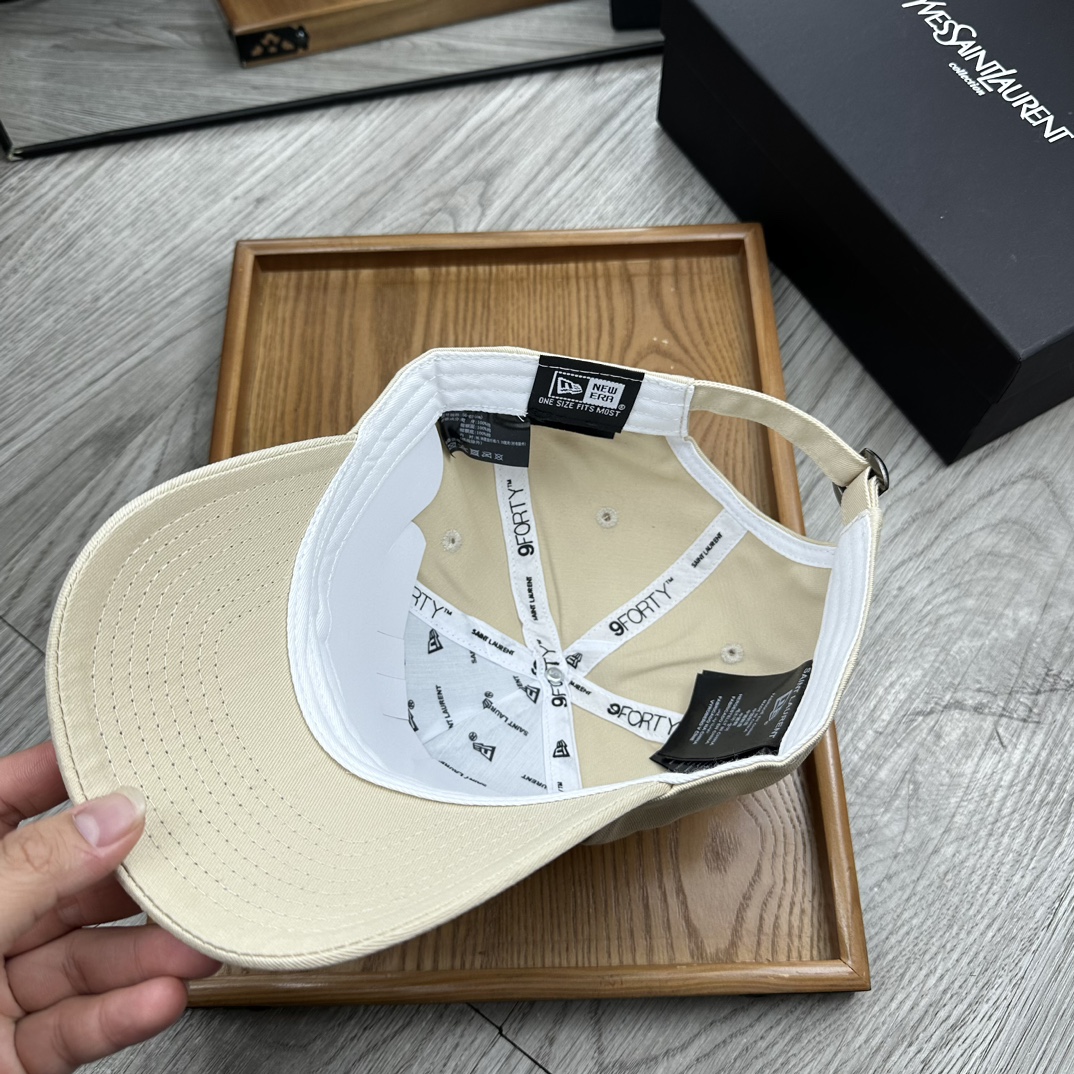 。YSL。YSL & Ny 联名款。【配防尘袋】细节决定品质！材质：纯棉！透气性好！春天挡风，夏天防晒必