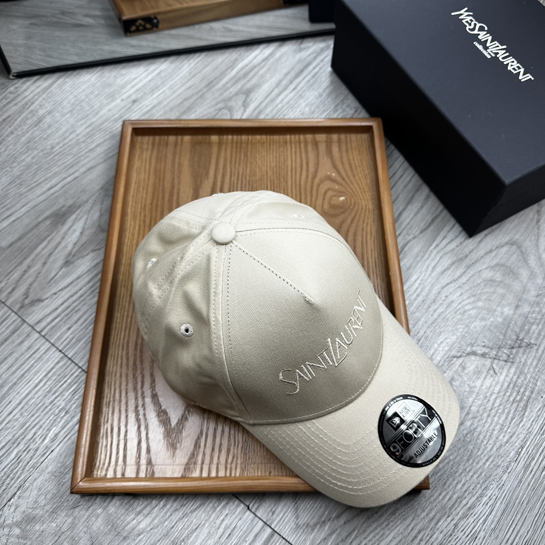 。YSL。YSL & Ny 联名款。【配防尘袋】细节决定品质！材质：纯棉！透气性好！春天挡风，夏天防晒必