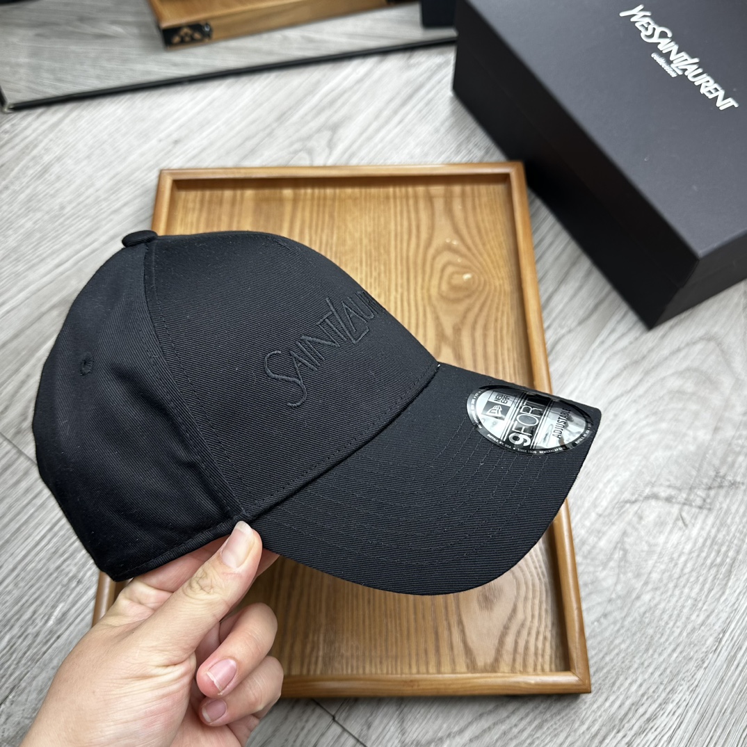 。YSL。YSL & Ny 联名款。【配防尘袋】细节决定品质！材质：纯棉！透气性好！春天挡风，夏天防晒必