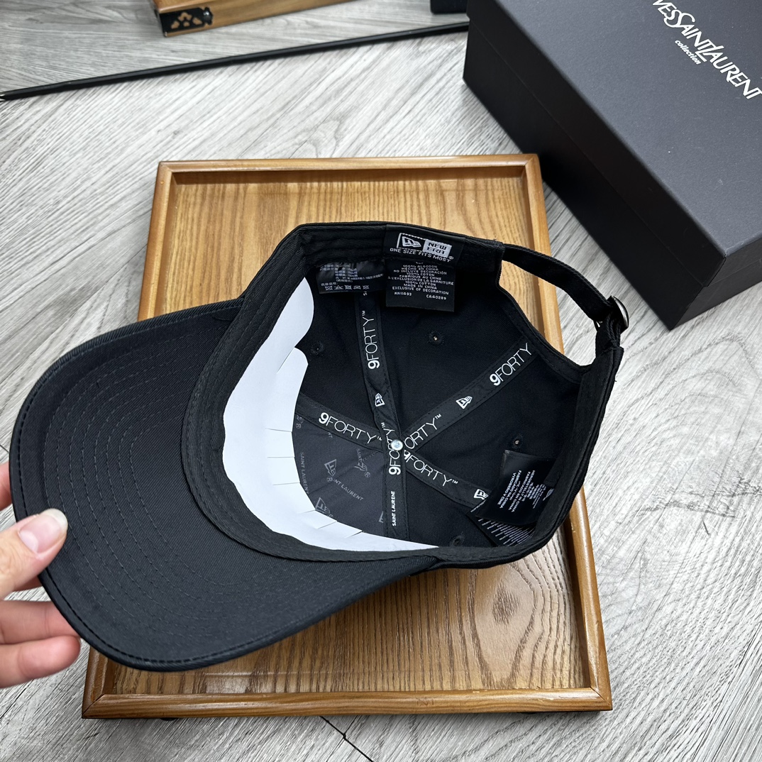 。YSL。YSL & Ny 联名款。【配防尘袋】细节决定品质！材质：纯棉！透气性好！春天挡风，夏天防晒必