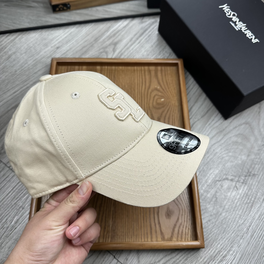 。YSL。YSL & Ny 联名款。【配防尘袋】细节决定品质！材质：纯棉！透气性好！春天挡风，夏天防晒必