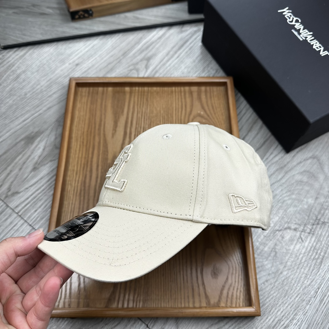 。YSL。YSL & Ny 联名款。【配防尘袋】细节决定品质！材质：纯棉！透气性好！春天挡风，夏天防晒必