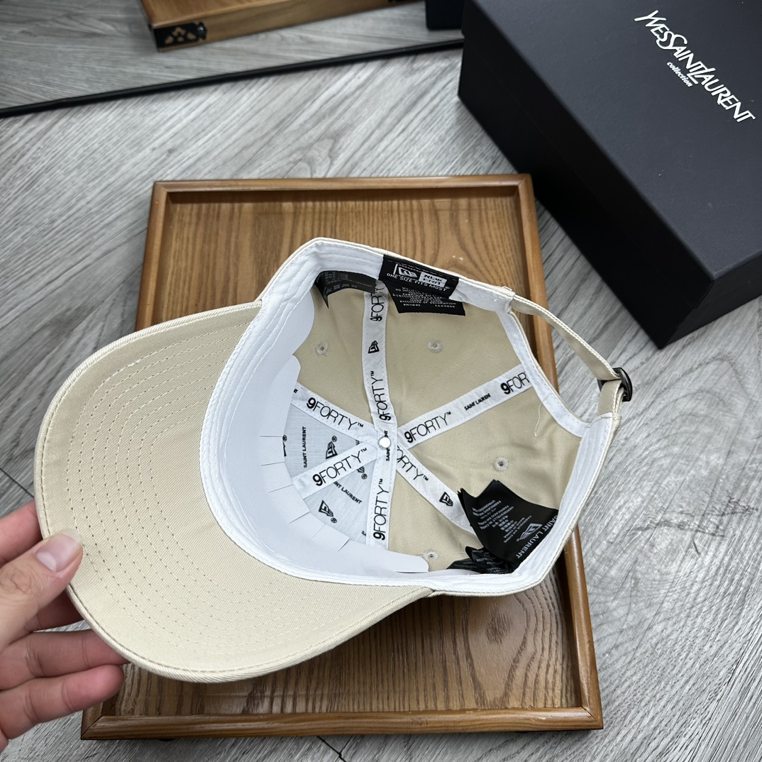 。YSL。YSL & Ny 联名款。【配防尘袋】细节决定品质！材质：纯棉！透气性好！春天挡风，夏天防晒必