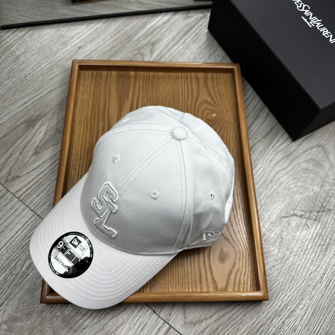 。YSL。YSL & Ny 联名款。【配防尘袋】细节决定品质！材质：纯棉！透气性好！春天挡风，夏天防晒必