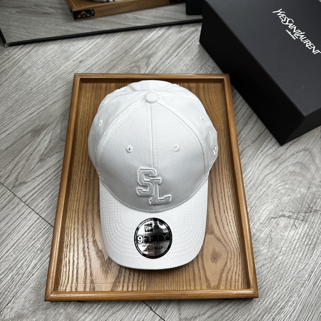 。YSL。YSL & Ny 联名款。【配防尘袋】细节决定品质！材质：纯棉！透气性好！春天挡风，夏天防晒必